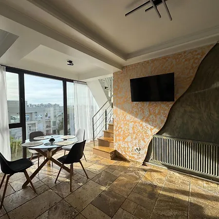 Penthouse Alezzi *